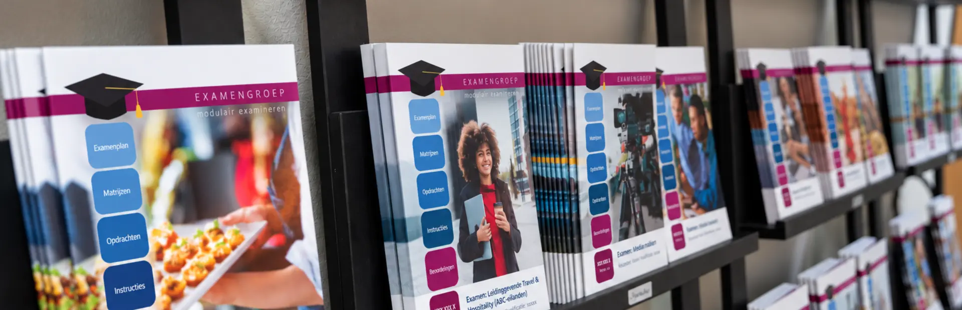 Examenbrochures in modulair rek
